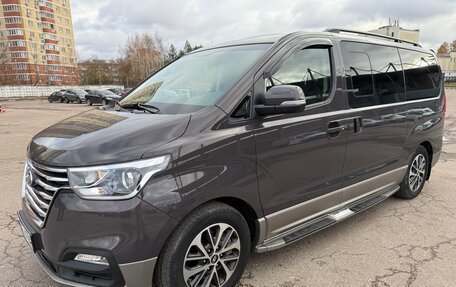 Hyundai Grand Starex Grand Starex I рестайлинг 2, 2019 год, 4 000 000 рублей, 12 фотография