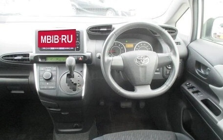 Toyota Wish II, 2011 год, 1 100 000 рублей, 14 фотография