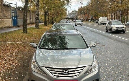 Hyundai Sonata VI, 2011 год, 1 290 000 рублей, 1 фотография