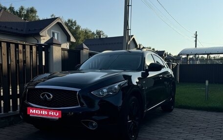 Infiniti QX70, 2017 год, 3 200 000 рублей, 9 фотография