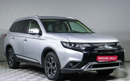 Mitsubishi Outlander III рестайлинг 3, 2019 год, 3 030 000 рублей, 3 фотография