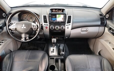 Mitsubishi Pajero Sport II рестайлинг, 2015 год, 1 745 000 рублей, 12 фотография