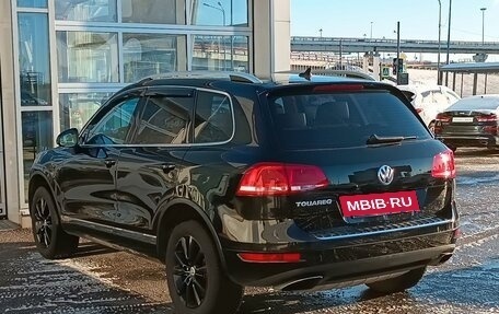 Volkswagen Touareg III, 2011 год, 1 889 000 рублей, 6 фотография