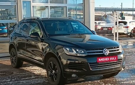 Volkswagen Touareg III, 2011 год, 1 889 000 рублей, 3 фотография