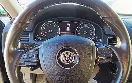 Volkswagen Touareg III, 2011 год, 1 889 000 рублей, 14 фотография