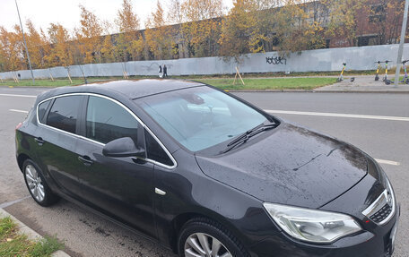 Opel Astra J, 2011 год, 980 000 рублей, 2 фотография