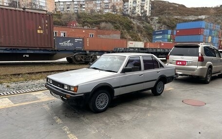 Toyota Carina, 1985 год, 350 000 рублей, 1 фотография