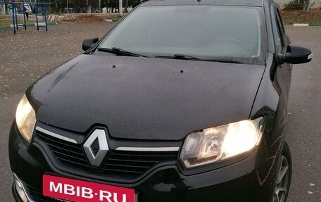 Renault Logan II, 2017 год, 855 000 рублей, 1 фотография