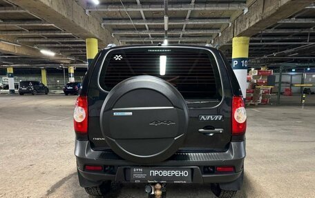 Chevrolet Niva I рестайлинг, 2018 год, 955 000 рублей, 6 фотография