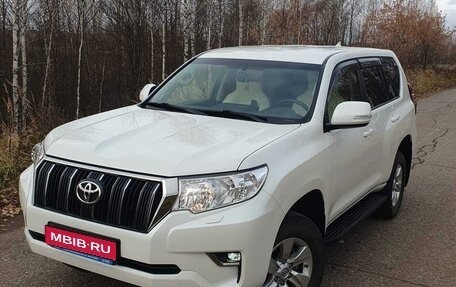 Toyota Land Cruiser Prado 150 рестайлинг 2, 2022 год, 7 299 000 рублей, 1 фотография