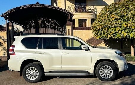 Toyota Land Cruiser Prado 150 рестайлинг 2, 2016 год, 4 500 000 рублей, 3 фотография