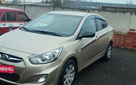 Hyundai Solaris II рестайлинг, 2012 год, 945 000 рублей, 2 фотография