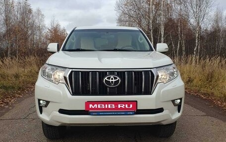 Toyota Land Cruiser Prado 150 рестайлинг 2, 2022 год, 7 299 000 рублей, 4 фотография