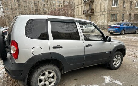 Chevrolet Niva I рестайлинг, 2011 год, 560 000 рублей, 3 фотография