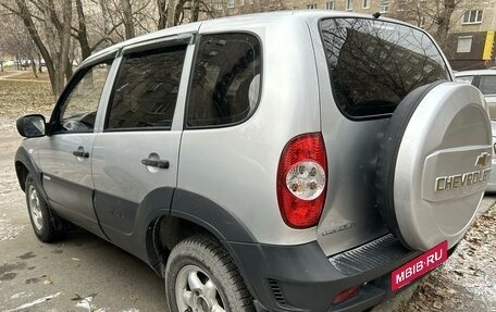 Chevrolet Niva I рестайлинг, 2011 год, 560 000 рублей, 5 фотография