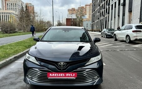 Toyota Camry, 2018 год, 3 000 000 рублей, 2 фотография