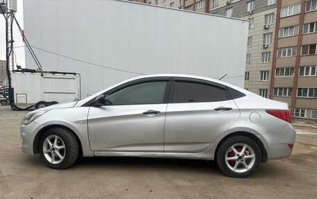 Hyundai Solaris II рестайлинг, 2016 год, 675 000 рублей, 3 фотография