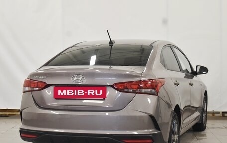 Hyundai Solaris II рестайлинг, 2021 год, 1 890 000 рублей, 2 фотография