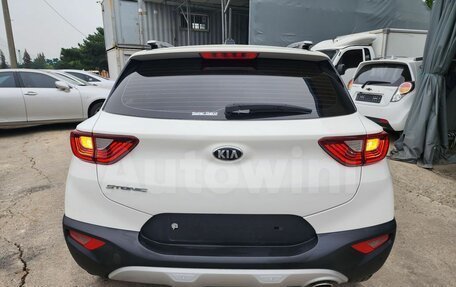 KIA Stonic, 2018 год, 1 250 000 рублей, 8 фотография