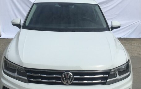 Volkswagen Tiguan II, 2021 год, 3 200 000 рублей, 2 фотография