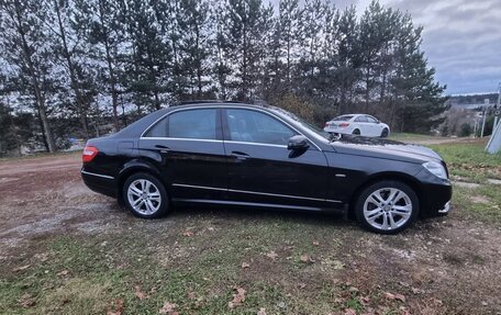 Mercedes-Benz E-Класс, 2010 год, 1 850 000 рублей, 2 фотография