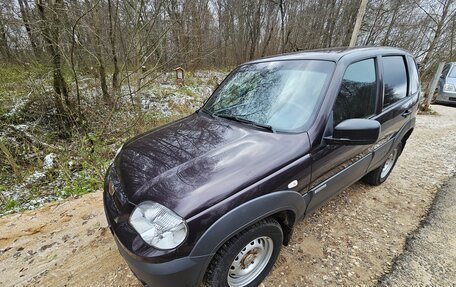 Chevrolet Niva I рестайлинг, 2017 год, 755 000 рублей, 3 фотография