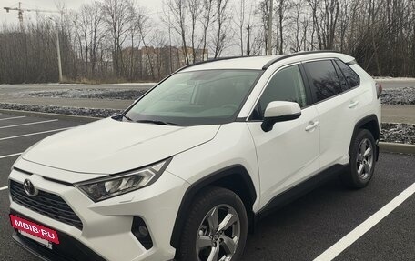 Toyota RAV4, 2022 год, 4 080 000 рублей, 12 фотография