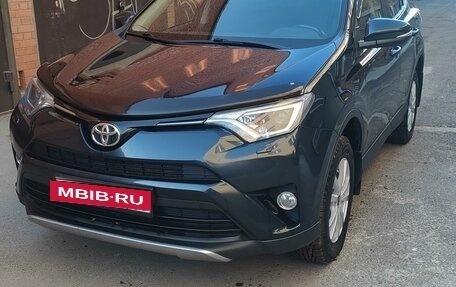 Toyota RAV4, 2017 год, 2 490 000 рублей, 3 фотография