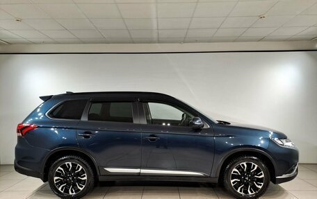 Mitsubishi Outlander III рестайлинг 3, 2021 год, 2 930 000 рублей, 5 фотография