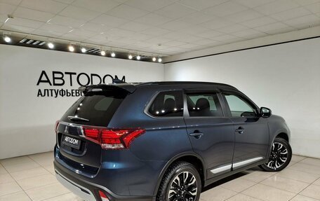 Mitsubishi Outlander III рестайлинг 3, 2021 год, 2 930 000 рублей, 8 фотография