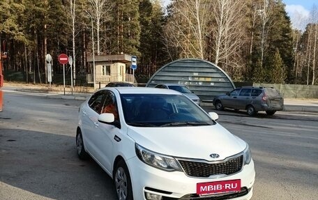 KIA Rio III рестайлинг, 2016 год, 1 000 000 рублей, 5 фотография