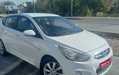 Hyundai Solaris II рестайлинг, 2013 год, 1 100 000 рублей, 1 фотография