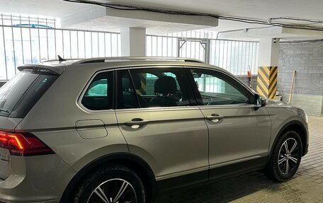 Volkswagen Tiguan II, 2017 год, 2 600 000 рублей, 6 фотография