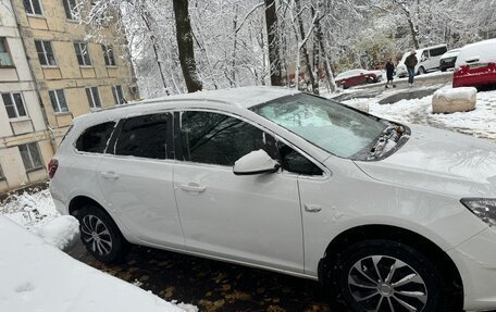 Opel Astra J, 2013 год, 1 100 000 рублей, 7 фотография