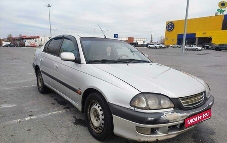 Toyota Avensis III рестайлинг, 1999 год, 250 000 рублей, 1 фотография