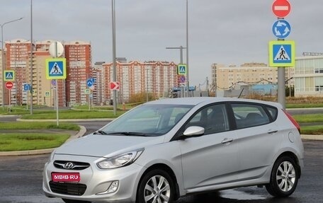 Hyundai Solaris II рестайлинг, 2012 год, 990 000 рублей, 1 фотография