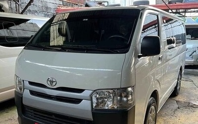 Toyota HiAce H200, 2020 год, 3 150 000 рублей, 1 фотография