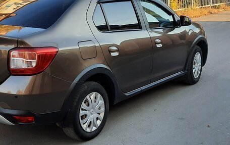 Renault Logan II, 2018 год, 900 000 рублей, 2 фотография