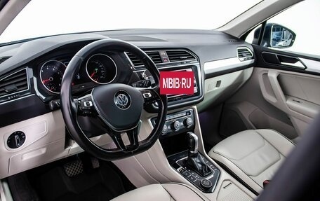 Volkswagen Tiguan II, 2017 год, 2 988 500 рублей, 19 фотография