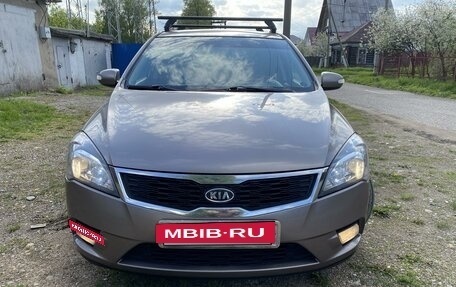 KIA cee'd I рестайлинг, 2011 год, 850 000 рублей, 2 фотография