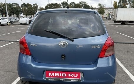 Toyota Yaris III рестайлинг, 2006 год, 620 000 рублей, 3 фотография