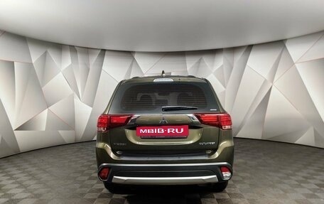 Mitsubishi Outlander III рестайлинг 3, 2018 год, 2 345 000 рублей, 8 фотография