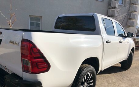 Toyota Hilux VIII, 2017 год, 2 720 000 рублей, 8 фотография