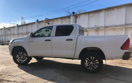 Toyota Hilux VIII, 2017 год, 2 720 000 рублей, 9 фотография