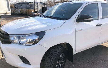 Toyota Hilux VIII, 2017 год, 2 720 000 рублей, 17 фотография