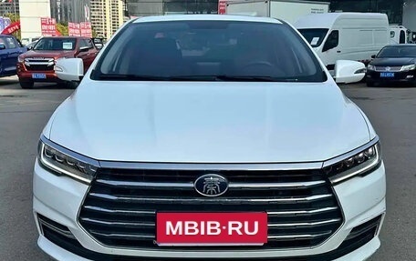 BYD Qin, 2020 год, 1 300 000 рублей, 2 фотография