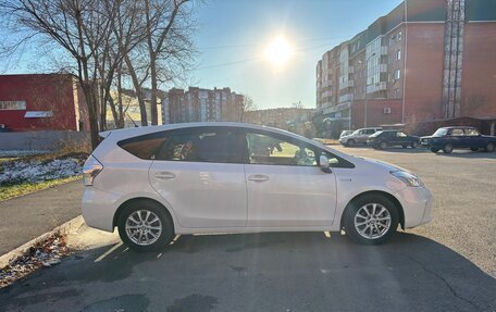 Toyota Prius Alpha I (ZVW40/41), 2013 год, 1 650 000 рублей, 2 фотография