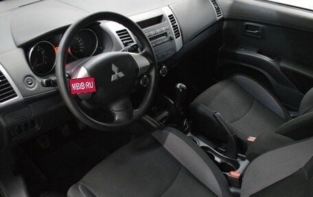 Mitsubishi Outlander III рестайлинг 3, 2011 год, 1 434 000 рублей, 10 фотография