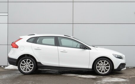 Volvo V40 Cross Country I, 2017 год, 1 999 000 рублей, 5 фотография