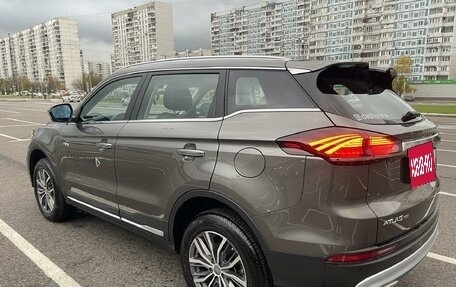 Geely Atlas, 2023 год, 2 300 000 рублей, 4 фотография